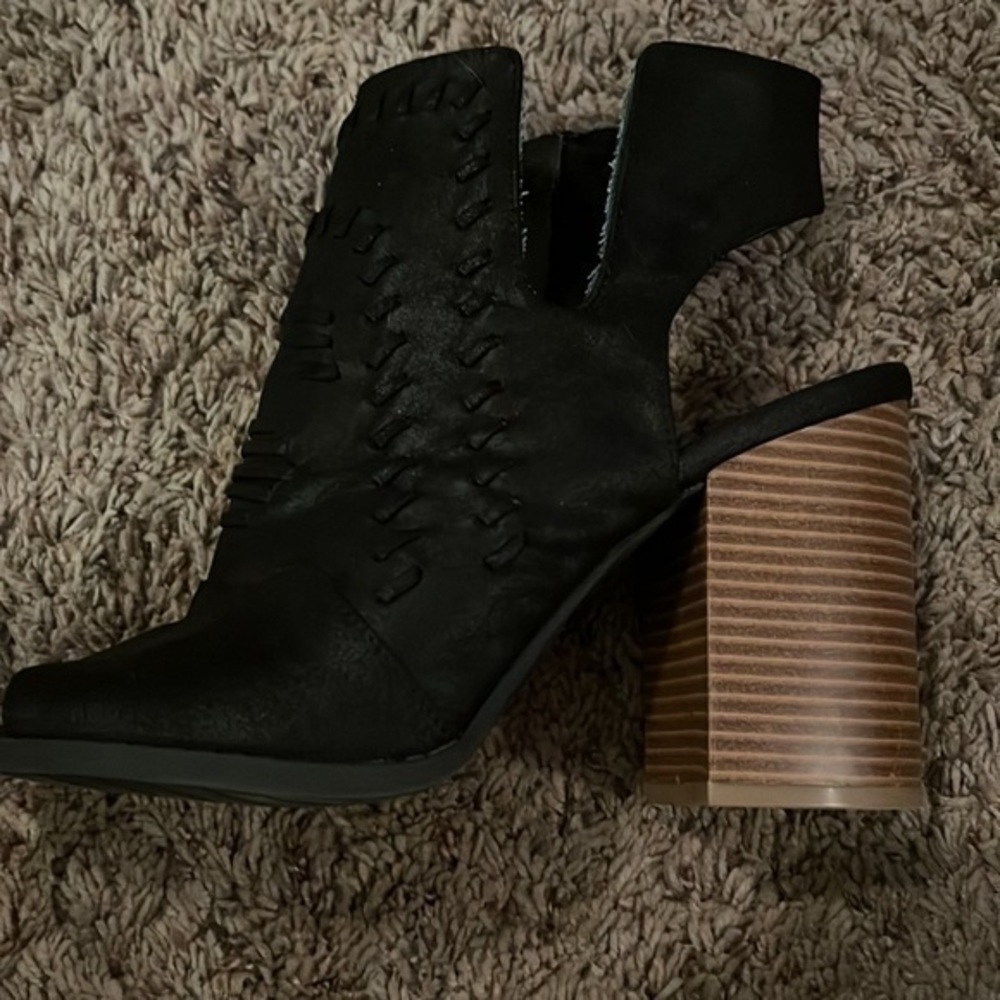 Quipid Peep toe black sling back booties. Size 9. - Picture 9 of 9